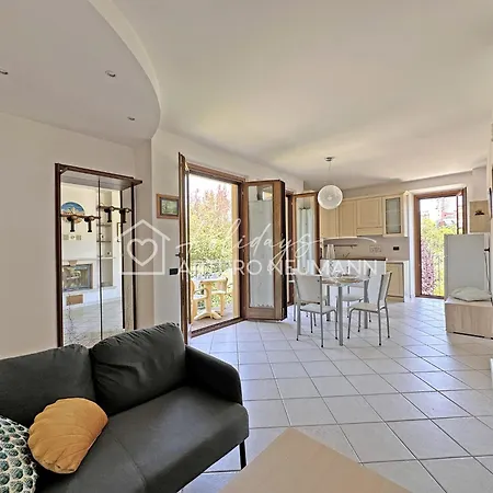 Διαμέρισμα 560 - Trilocale A Sirolo, Al Primo Piano Con Giardino, Aria Condizionata E Wi-fi *