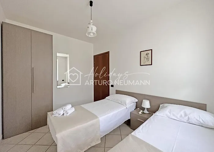 560 - Trilocale A Sirolo, Al Primo Piano Con Giardino, Aria Condizionata E Wi-fi * Sirolo