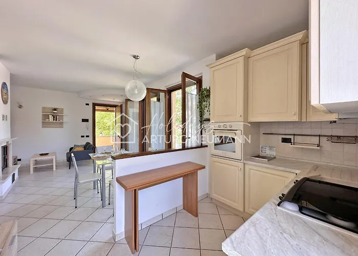 Διαμέρισμα 560 - Trilocale A Sirolo, Al Primo Piano Con Giardino, Aria Condizionata E Wi-fi *