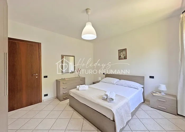 560 - Trilocale A Sirolo, Al Primo Piano Con Giardino, Aria Condizionata E Wi-fi